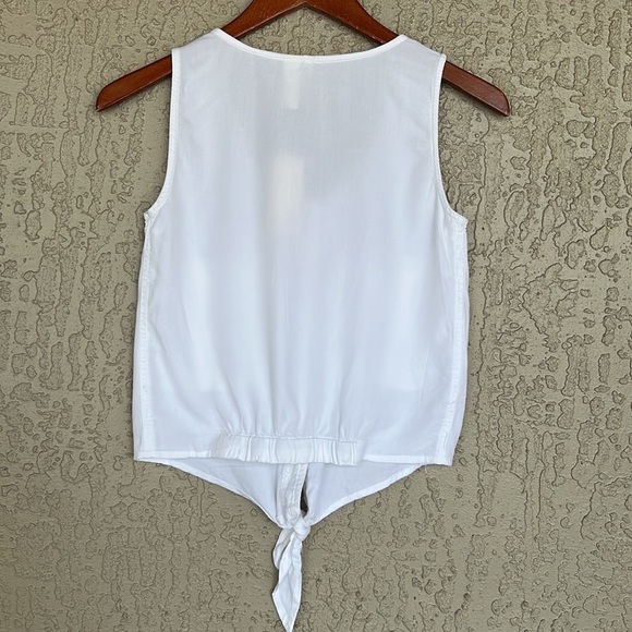Japna White Button Down Front Knot Tie Sleeveless Cropped Top NWT - Picture 4 of 8